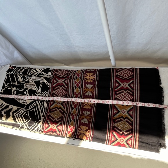 Zara cotton shawl/scarf, in geometric patterns, like new. - Picture 10 of 13